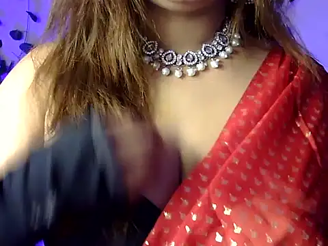 Aaliya02 online show from February 14, 2026, 11:43 am