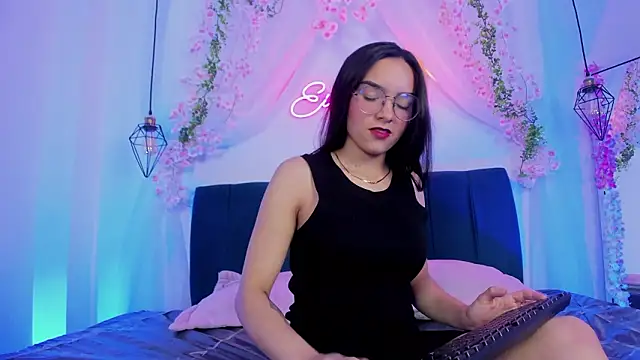 eimi rosse18 online show from January 18, 2026, 5:38 pm