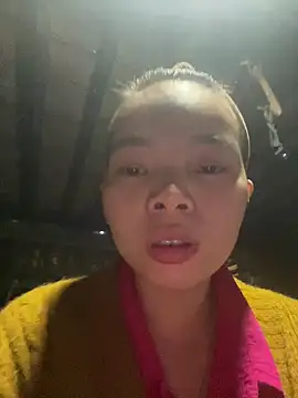 Snapshot of EllieYun chatting on November 8, 2025, 3:10 am EllieYun online show from November 8, 2025, 3:10 am