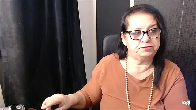 Snapshot of MissSanjanne chatting on November 3, 2025, 5:56 am MissSanjanne online show from November 3, 2025, 5:56 am