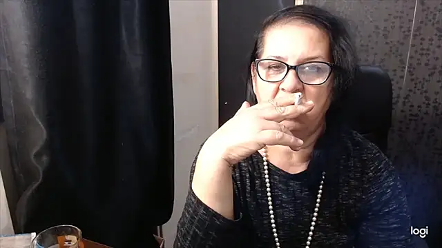 Snapshot of MissSanjanne chatting on November 9, 2025, 8:02 pm MissSanjanne online show from November 9, 2025, 8:02 pm