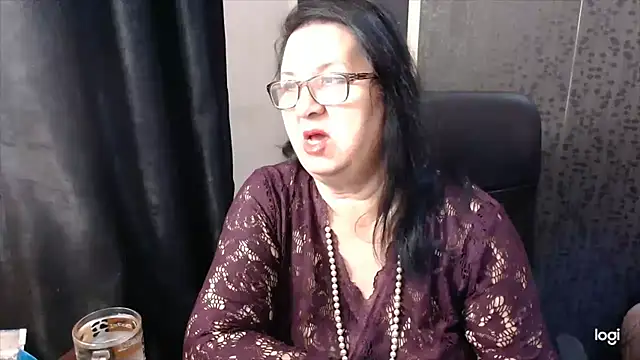 Snapshot of MissSanjanne chatting on November 27, 2025, 3:29 am MissSanjanne online show from November 27, 2025, 3:29 am