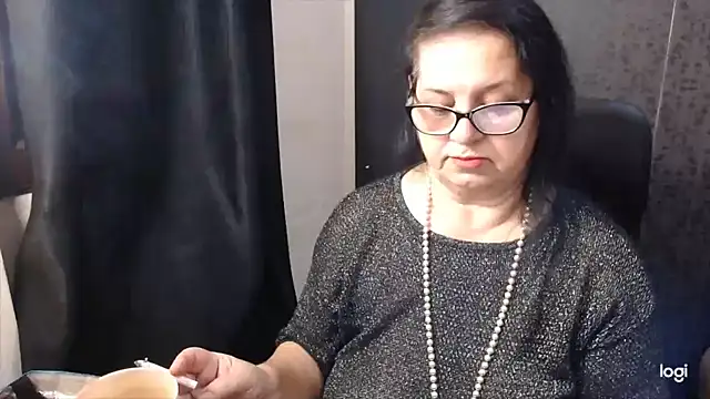 Snapshot of MissSanjanne chatting on November 18, 2025, 1:32 am MissSanjanne online show from November 18, 2025, 1:32 am