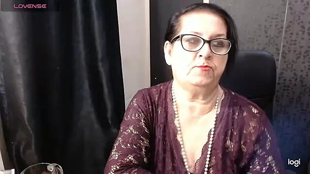 Snapshot of MissSanjanne chatting on November 4, 2025, 8:56 pm MissSanjanne online show from November 4, 2025, 8:56 pm