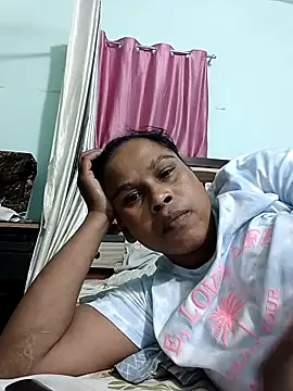 soniyasingh9044 online show from October 21, 2025, 12:04 pm