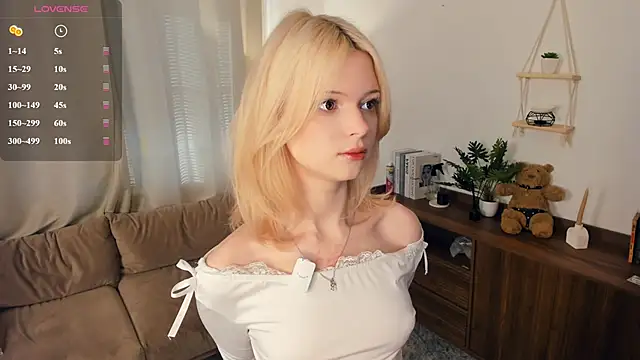 LaureMestler online show from March 16, 2026, 8:29 am