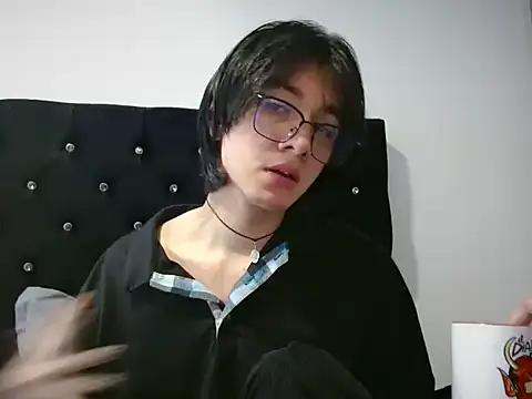Snapshot of Matti_Mendez_ chatting on July 15, 2026, 4:14 pm Matti Mendez online show from July 15, 2026, 4:14 pm