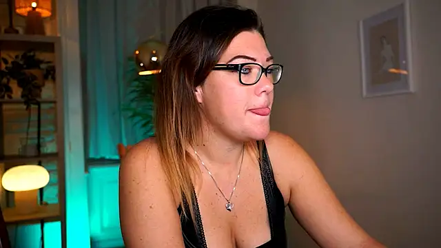 mrs fllowerr online show from November 3, 2025, 5:16 pm