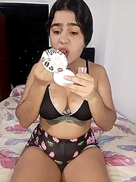 Snapshot of Sashalana chatting on December 14, 2025, 10:54 am Sashalana online show from December 14, 2025, 10:54 am