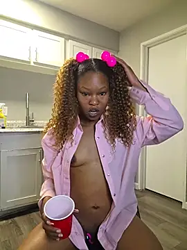 Snapshot of tokyobelle chatting on April 12, 2026, 1:47 pm tokyobelle online show from April 12, 2026, 1:47 pm