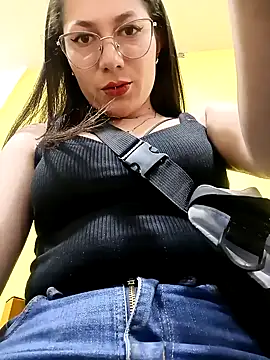 Mia-love-03 online show from October 25, 2025, 10:43 pm