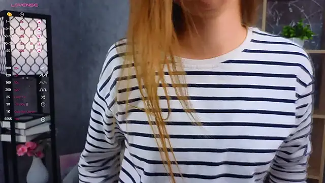 Snapshot of ElenoreReth chatting on October 24, 2025, 1:59 am ElenoreReth online show from October 24, 2025, 1:59 am