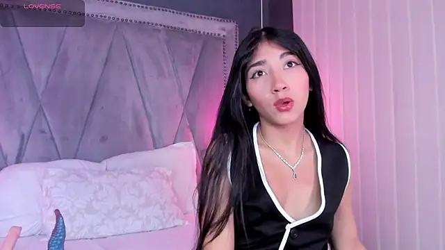 Snapshot of Mariana_Kalo chatting on November 16, 2025, 11:26 am Mariana Kalo online show from November 16, 2025, 11:26 am