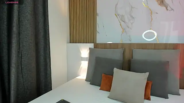 cristal priincess online show from November 5, 2025, 3:15 pm