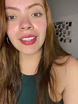 Snapshot of Bleer_Rousse chatting on November 11, 2025, 10:37 pm Bleer Rousse online show from November 11, 2025, 10:37 pm