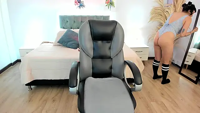 Snapshot of Antonela_vargas chatting on November 6, 2025, 12:09 pm Antonela vargas online show from November 6, 2025, 12:09 pm