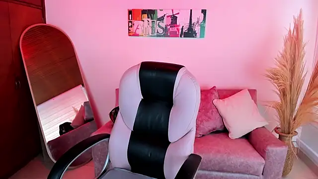 Snapshot of Antonela_vargas chatting on November 21, 2025, 12:15 pm Antonela vargas online show from November 21, 2025, 12:15 pm