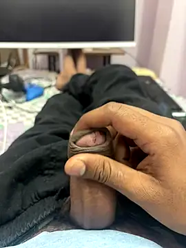 slaveboi9876 online show from December 14, 2025, 5:40 pm