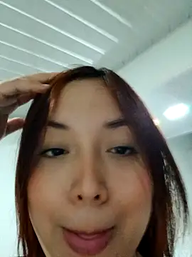 Daniasuarez online show from October 8, 2025, 2:02 am