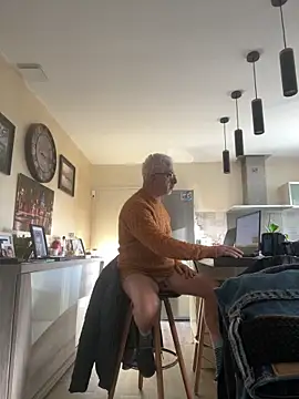 Snapshot of Roccobis chatting on December 16, 2025, 2:21 pm Roccobis online show from December 16, 2025, 2:21 pm