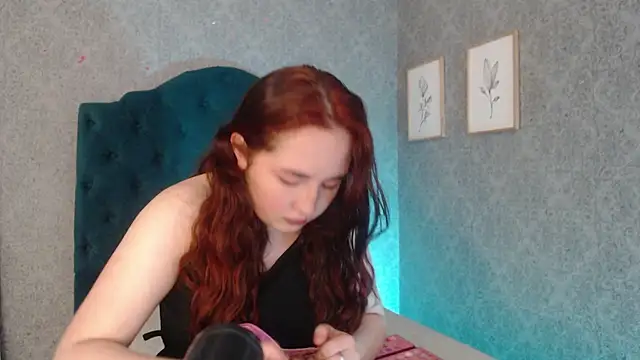 Snapshot of Vic_Taylor chatting on December 2, 2025, 11:23 am Vic Taylor online show from December 2, 2025, 11:23 am