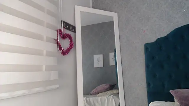 Snapshot of Vic_Taylor chatting on December 15, 2025, 11:38 am Vic Taylor online show from December 15, 2025, 11:38 am