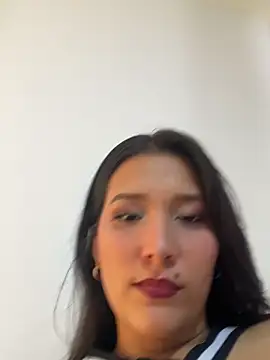 Snapshot of IsabellaJoness_ chatting on February 6, 2026, 8:27 pm IsabellaJoness online show from February 6, 2026, 8:27 pm