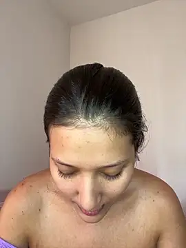 IsabellaJoness  online show from November 20, 2025, 8:09 pm