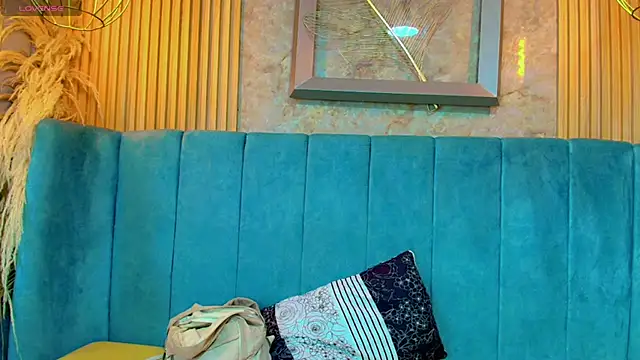 briannyte25 online show from October 19, 2025, 1:47 pm