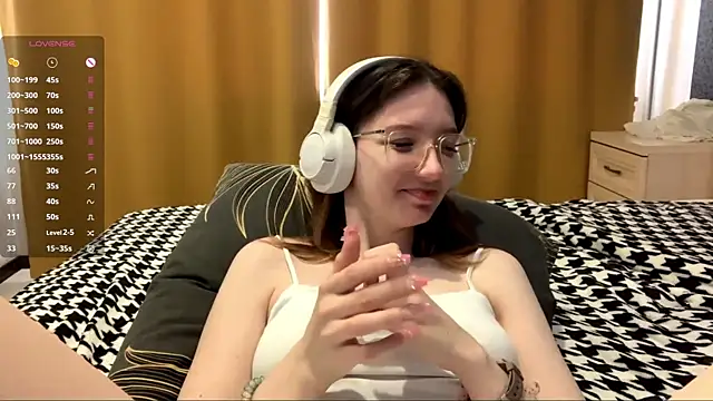 Snapshot of KrystinFunches chatting on September 24, 2025, 9:16 am KrystinFunches online show from September 24, 2025, 9:16 am