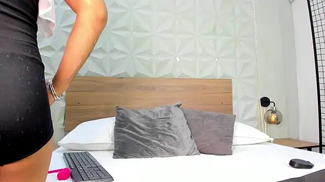 Snapshot of ValeryTrans_ chatting on November 20, 2025, 1:34 pm ValeryTrans online show from November 20, 2025, 1:34 pm