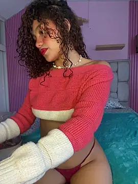 PrettyLia online show from November 19, 2025, 7:25 pm