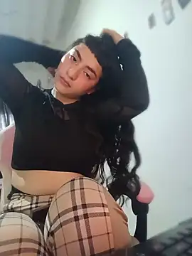 kitty  chs online show from April 10, 2026, 10:06 pm