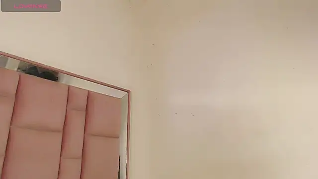 roxanawillts online show from November 23, 2025, 8:30 pm