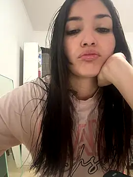 Snapshot of KarenG2025 chatting on October 13, 2025, 2:57 am KarenG2025 online show from October 13, 2025, 2:57 am