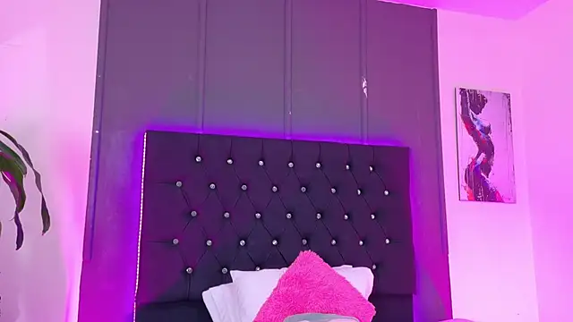 Snapshot of Kataaleya__12 chatting on November 11, 2025, 12:00 pm Kataaleya 12 online show from November 11, 2025, 12:00 pm