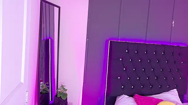 Snapshot of Kataaleya__12 chatting on November 26, 2025, 11:54 am Kataaleya 12 online show from November 26, 2025, 11:54 am