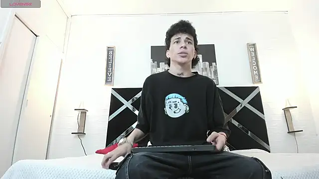 Snapshot of iammariano chatting on November 6, 2025, 3:43 am iammariano online show from November 6, 2025, 3:43 am