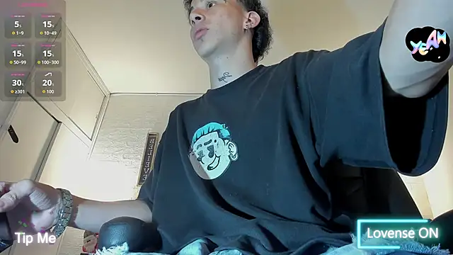 Snapshot of iammariano chatting on December 14, 2025, 2:40 am iammariano online show from December 14, 2025, 2:40 am