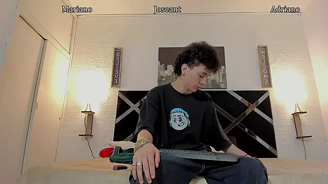 Snapshot of iammariano chatting on October 22, 2025, 4:12 am iammariano online show from October 22, 2025, 4:12 am