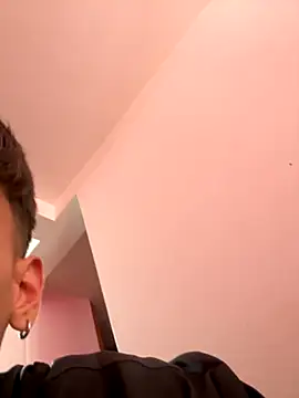 Snapshot of _Kinky69_ chatting on November 5, 2025, 9:40 pm Kinky69 online show from November 5, 2025, 9:40 pm