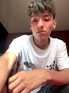 Snapshot of _Kinky69_ chatting on October 7, 2025, 7:48 pm Kinky69 online show from October 7, 2025, 7:48 pm