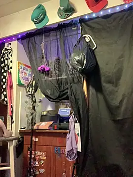 Snapshot of blondebarbiebae chatting on October 8, 2025, 2:13 am blondebarbiebae online show from October 8, 2025, 2:13 am