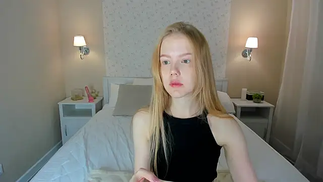 Snapshot of Vicki_Todd chatting on October 13, 2025, 1:07 am Vicki Todd online show from October 13, 2025, 1:07 am