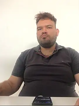 big bearr online show from November 6, 2025, 4:44 pm