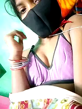 Snapshot of Cuty_kinjal chatting on October 31, 2025, 9:32 pm Cuty kinjal online show from October 31, 2025, 9:32 pm