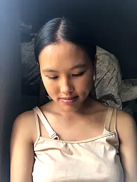 Snapshot of Mai_lovely chatting on October 6, 2025, 4:46 am Mai lovely online show from October 6, 2025, 4:46 am