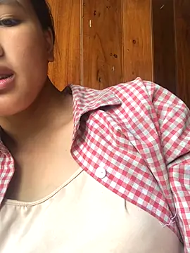 Snapshot of Mai_lovely chatting on October 3, 2025, 6:04 am Mai lovely online show from October 3, 2025, 6:04 am