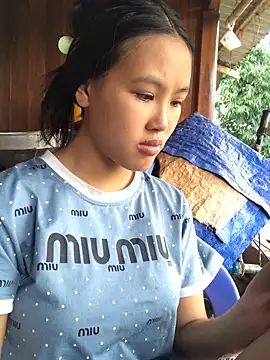 Snapshot of Mai_lovely chatting on October 12, 2025, 2:02 am Mai lovely online show from October 12, 2025, 2:02 am