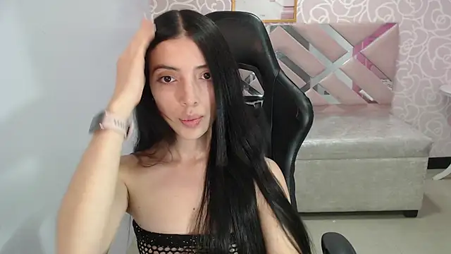 Snapshot of cynthia_ch chatting on November 13, 2025, 3:32 am cynthia ch online show from November 13, 2025, 3:32 am